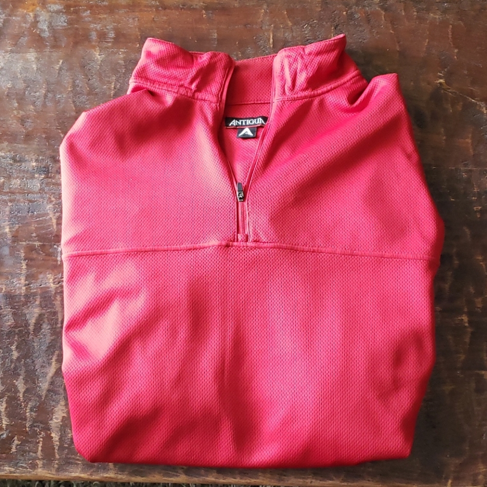 Red golf pullover jacket